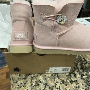 UGG Mini Bailey Button Bling